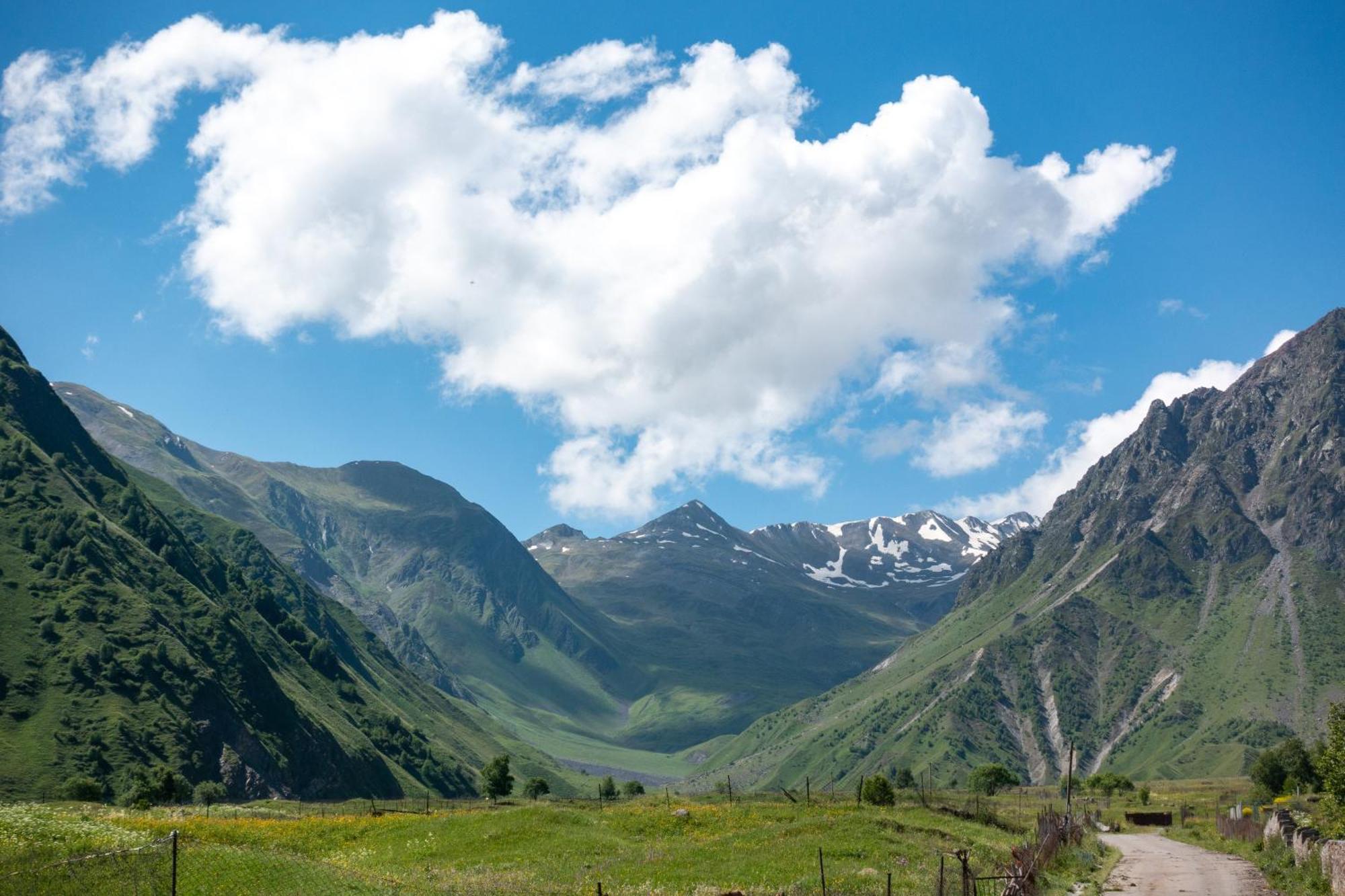 Hotel Terkhena à Kazbegi Extérieur photo
